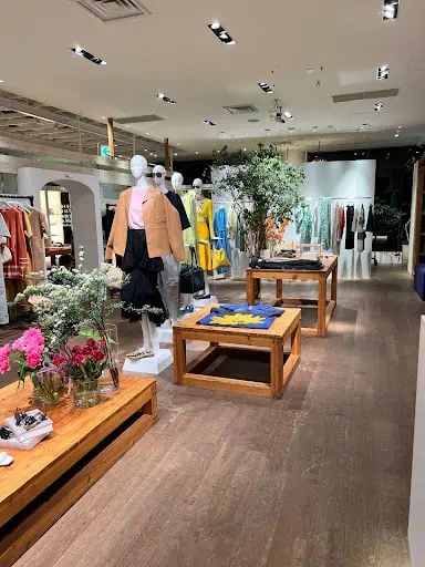 Modern And Clean Tokyo Store Visited By Image Consultant Cassandra Sethi