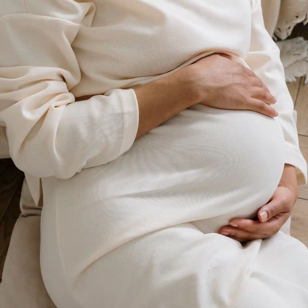 Minimalist Maternity Clothes How To Simplify Pregnancy Style